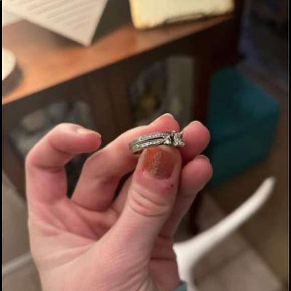 Wedding/Engagement Band Set - Picture 4 of 4